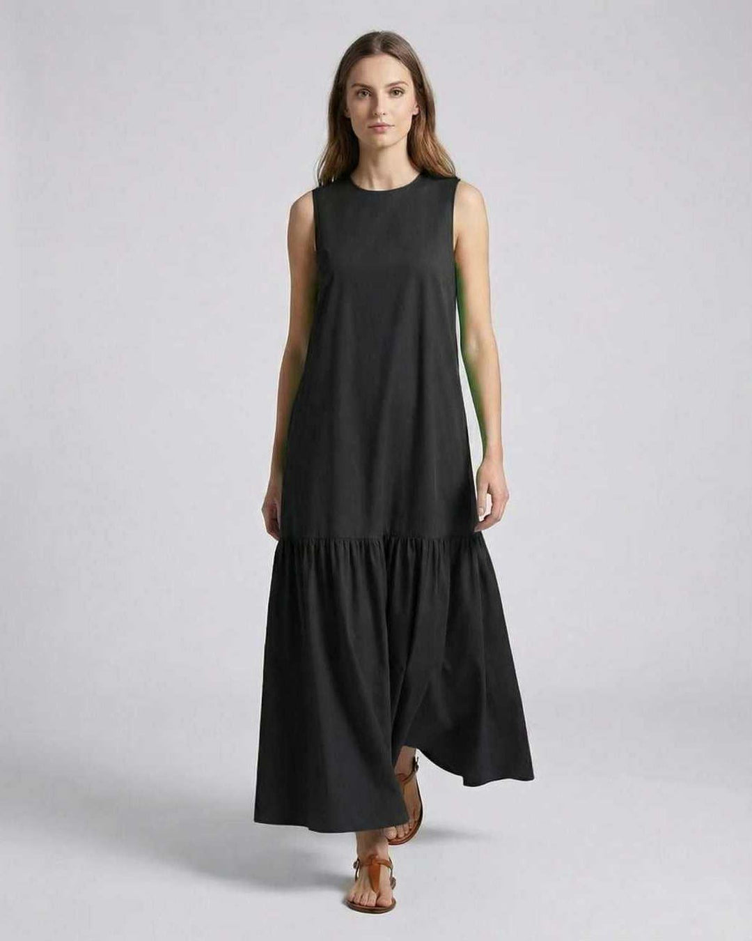 Women's Sleeveless Round Neck Tiered Hem Maxi Dress